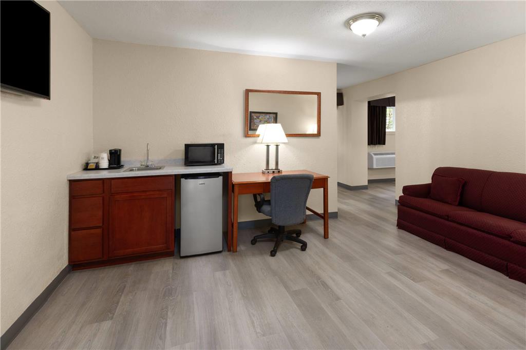 Baymont by Wyndham Iron Mountain - photo 22