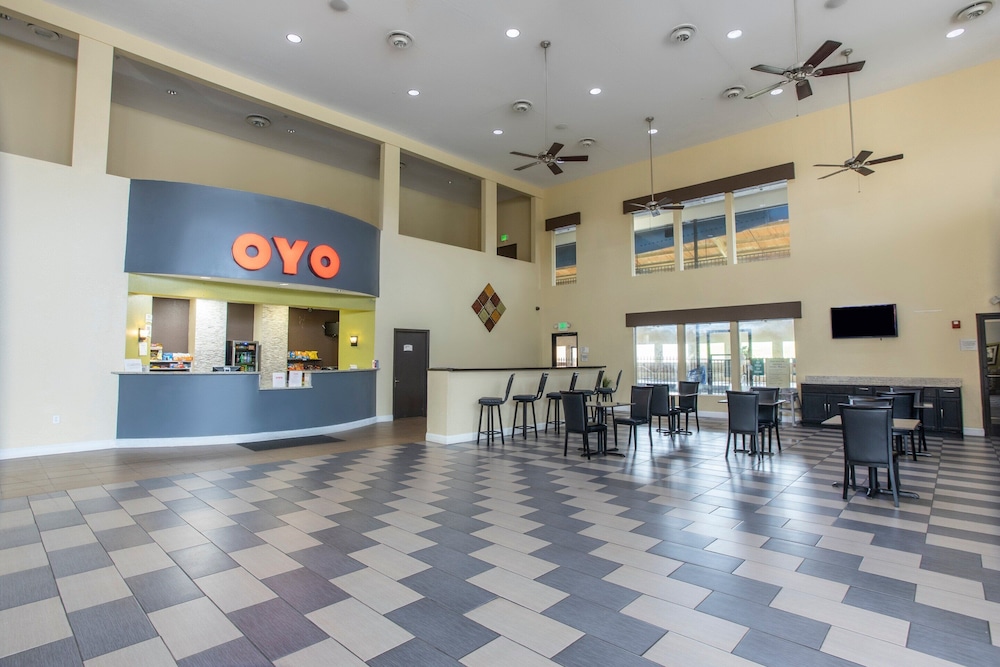 OYO Hotel Knoxville TN Cedar Bluff I 40 - photo 2