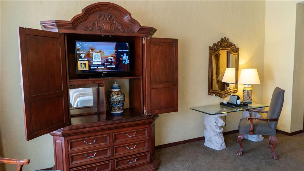 Master Suite king