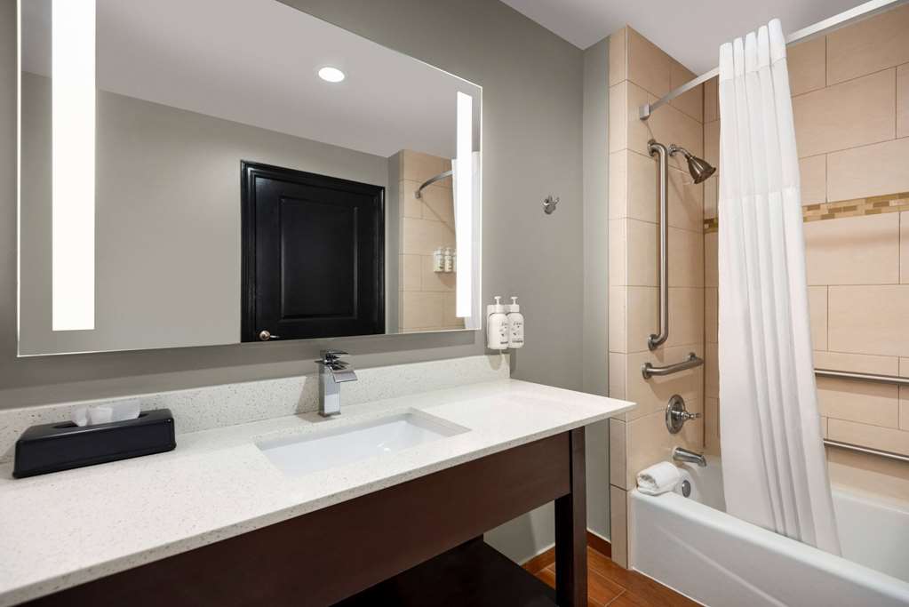 La Quinta Inn & Suites by Wyndham Gonzales LA - photo 18