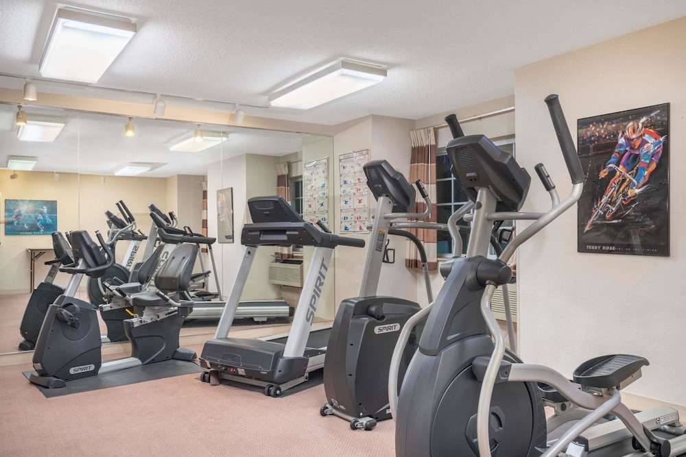 Microtel Inn & Suites by Wyndham Eagan St Paul - photo 16