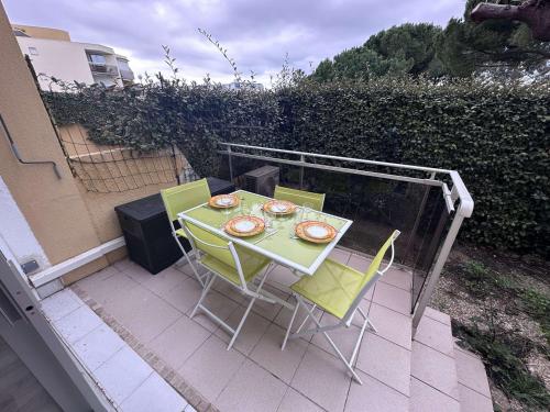 Appartement 2 Pièces Climatisé avec Garage Grau du Roi FR 1 731 131 — 4-Star Luxury Hotel in Le Grau-Du-Roi, France