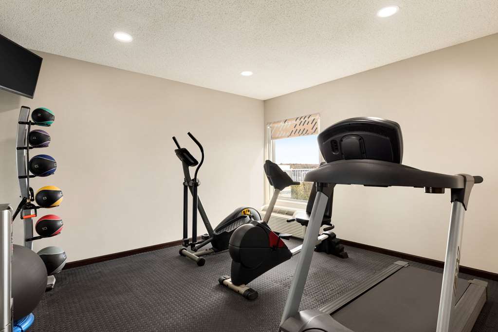 Days Inn by Wyndham Hillsboro - photo 7