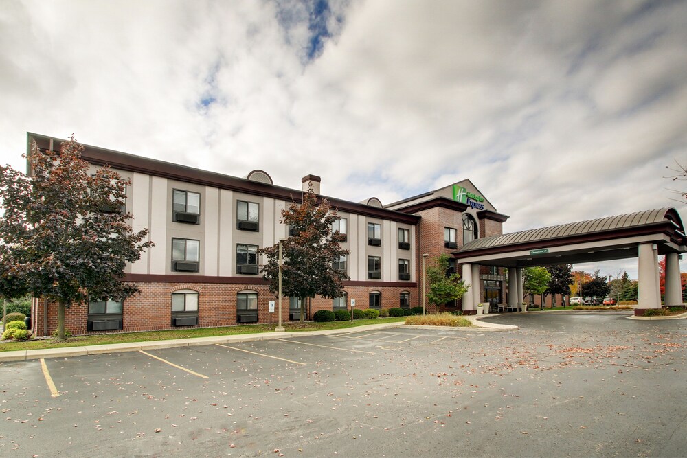 Holiday Inn Express Milwaukee North Brown Deer Mequon by IHG - photo 41