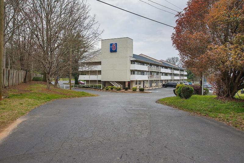 Motel 6 Charlotte NC Coliseum - photo 3