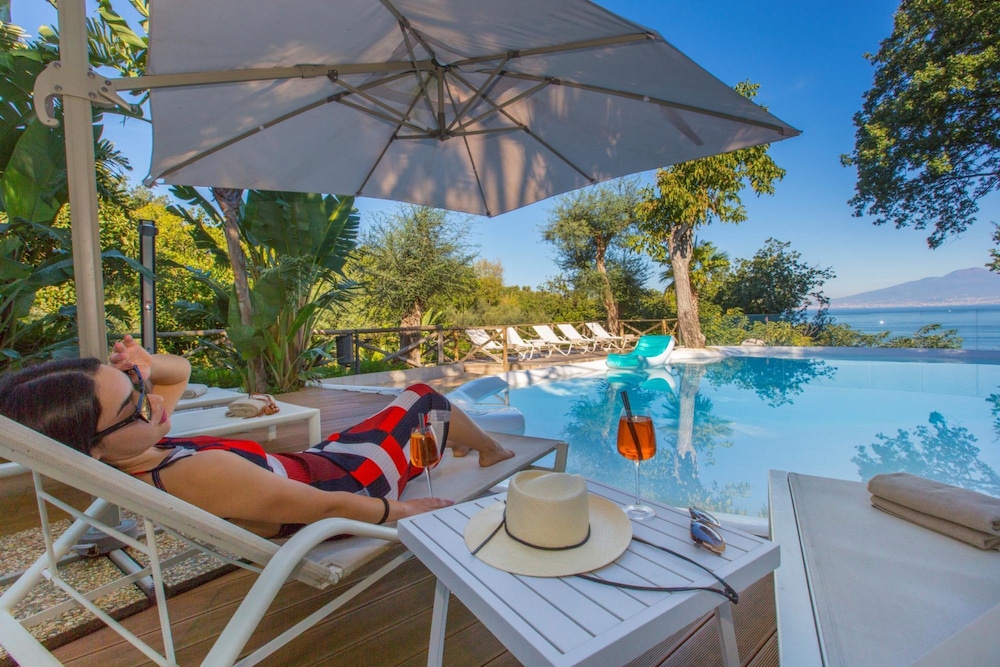 Villa Nina in Sorrento — 4-Star Luxury Hotel in Sorrento, Italy