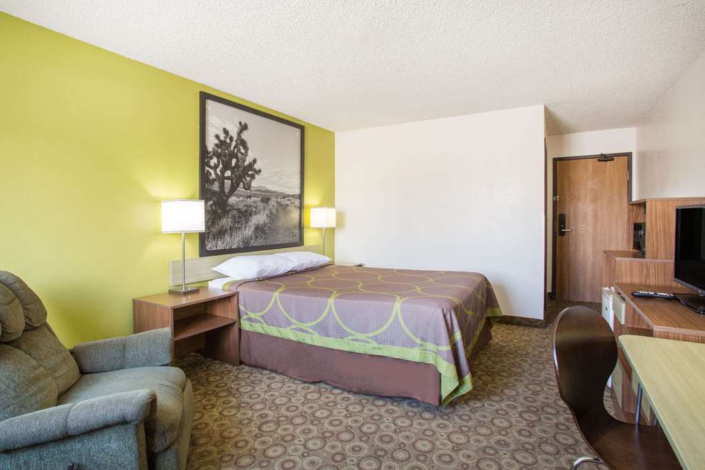 Super 8 by Wyndham Kingman - photo 7