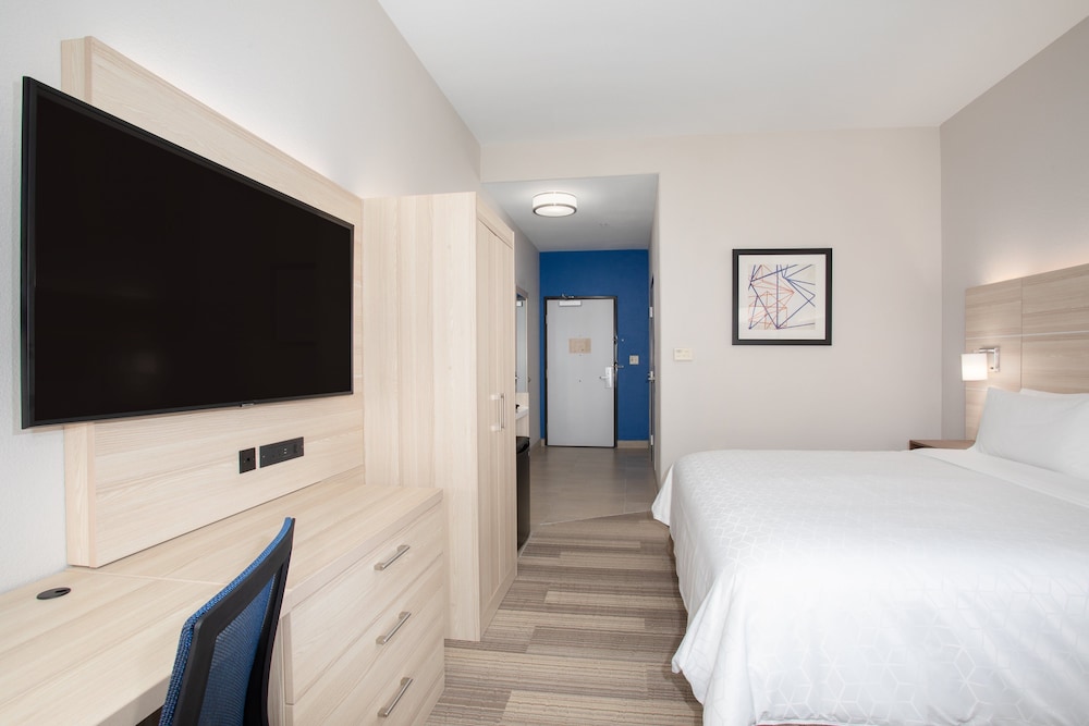 Holiday Inn Express & Suites Phoenix Glendale Sports Dist by IHG - photo 10