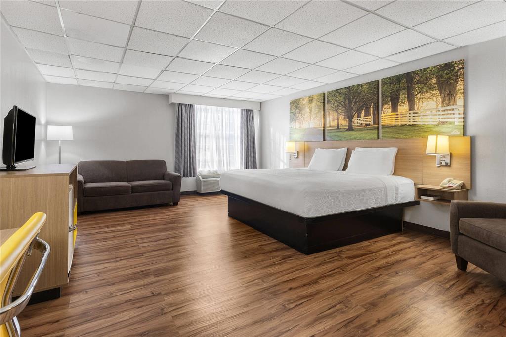 Days Inn by Wyndham Madisonville - photo 25