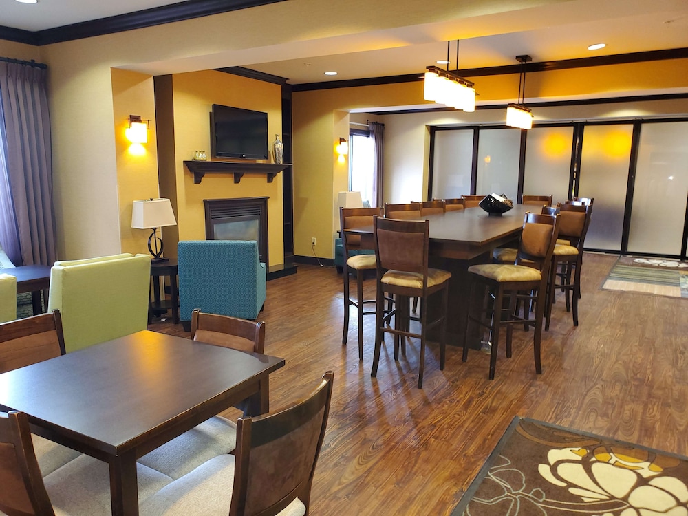 Hampton Inn Stow - photo 7