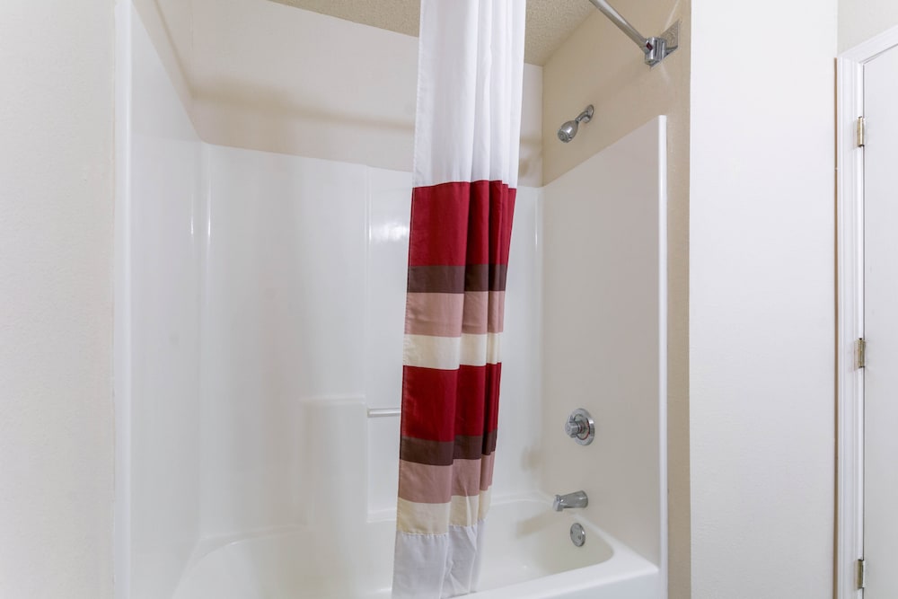 Red Roof Inn Carrollton - photo 17