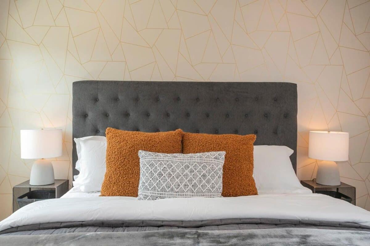 The Lemon Drop Walk to Cafes Shops & Vandy — 4-Star Luxury Hotel in Nashville, United States