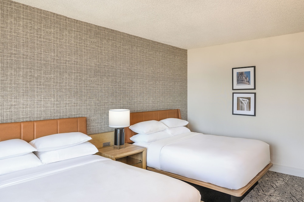 Sheraton Charlotte Hotel - photo 4