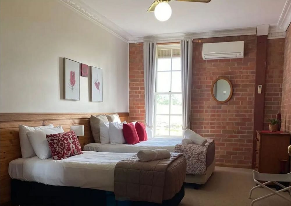 Bluebush Estate - carbon neutral hotel in Greta