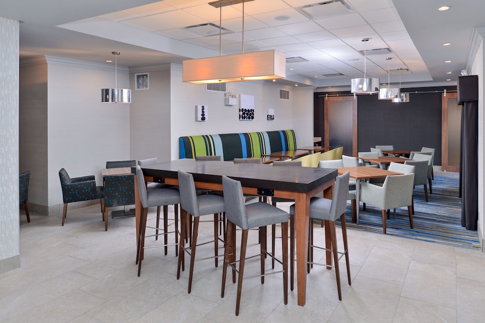 Holiday Inn Express St. Louis West O'Fallon by IHG - photo 51