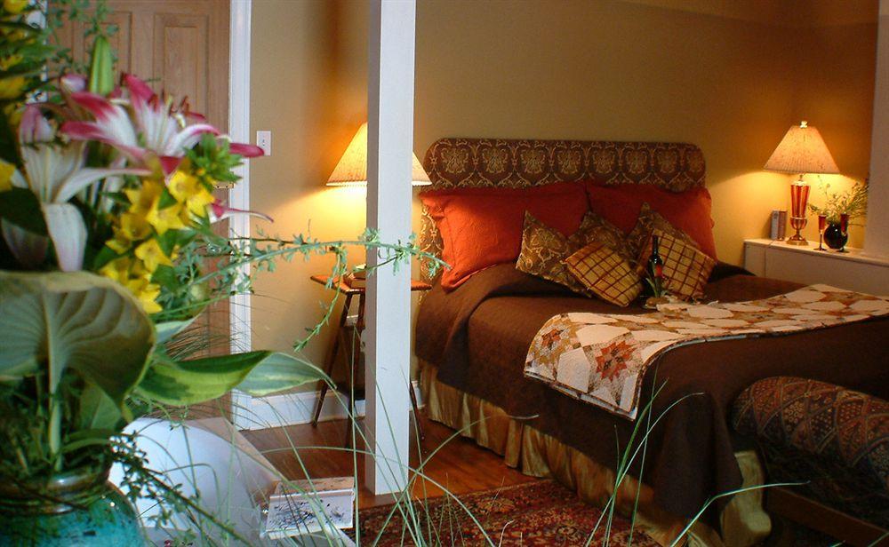 Amethyst Inn - photo 6
