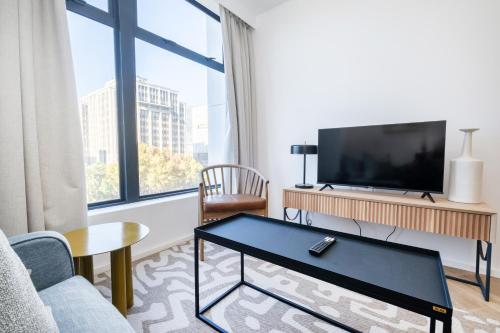 Zeeland Pier 607 6th Floor Studio near CTICC with Onsite Parking