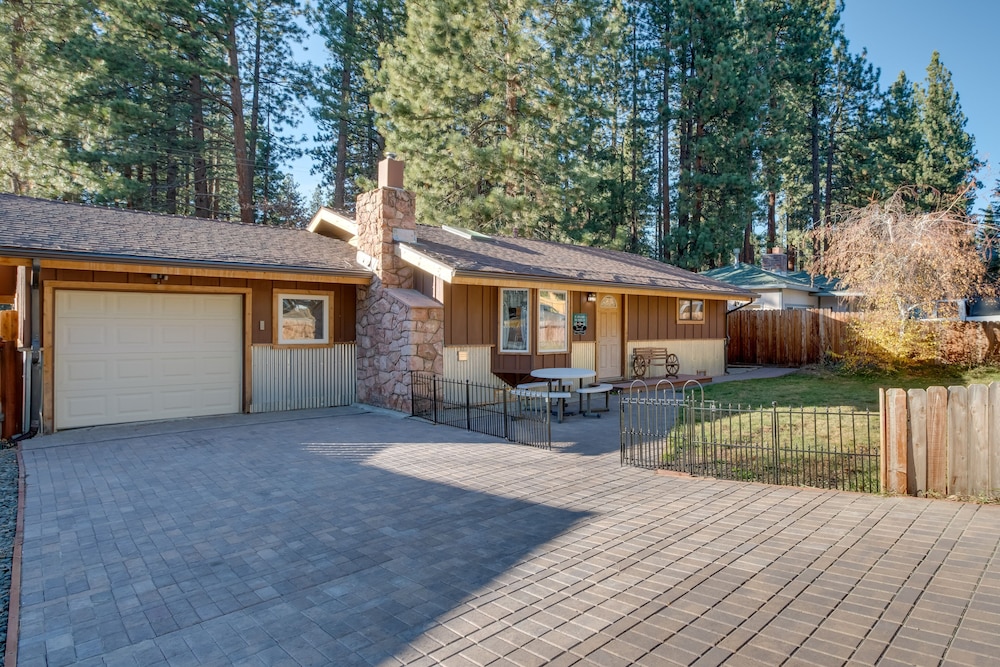 3 Mi to Heavenly Mountain Resort Home with Deck - photo 6