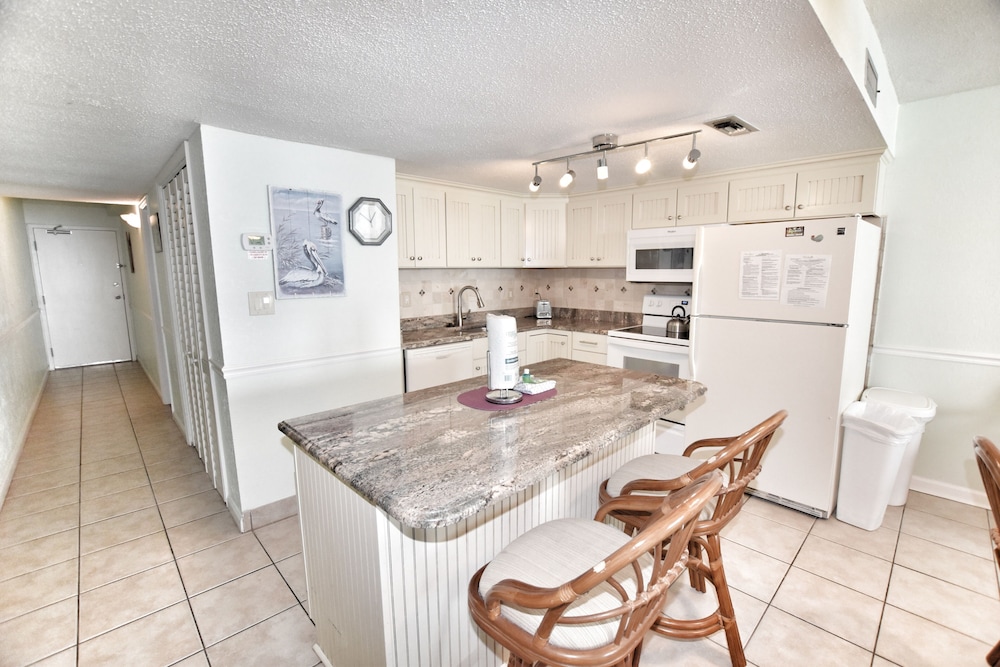 0512 Waters Edge Resort 3 Bedroom Condo by RedAwning - photo 16