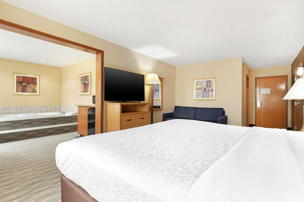 Best Western Locust Grove Inn & Suites - photo 23