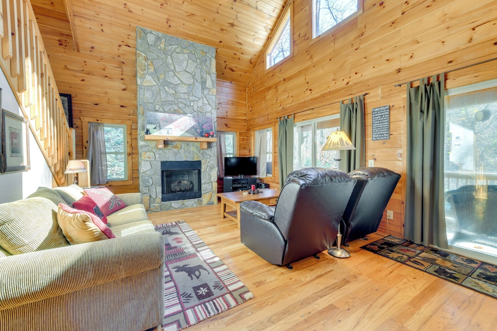 Rustic Cabin on Hemphill Creek w Fire Pit & Grill - photo 3