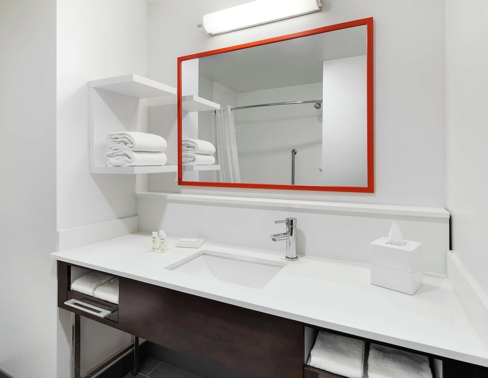 Hampton Inn & Suites Chicago Waukegan - photo 18