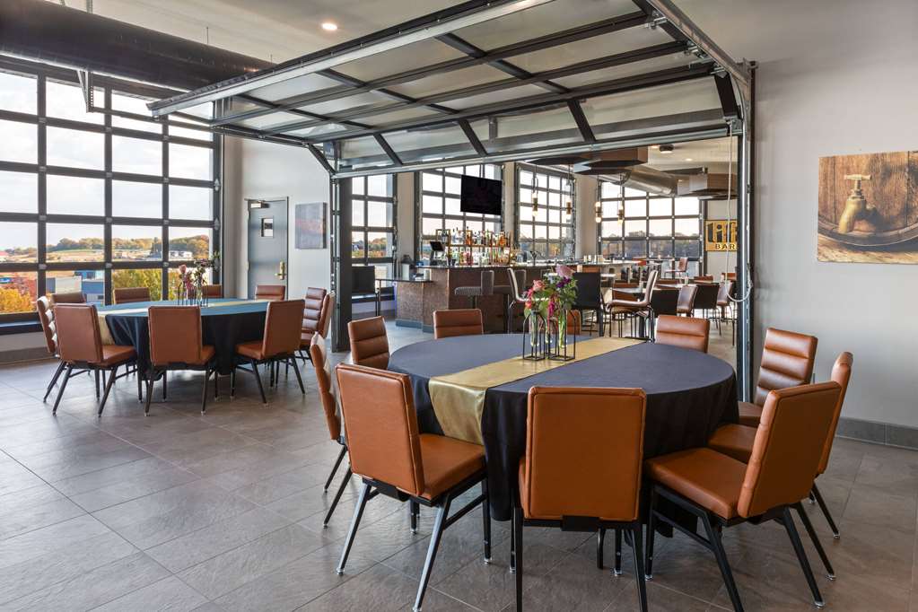 Riverbend Hotel and Suites Trademark Collection by Wyndham - photo 45