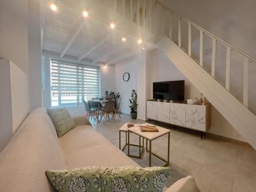 Kerdos Home — 4-Star Luxury Hotel in Kalyves, Greece