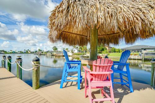 Canal Front Outdoor Space Home in Cape Coral — 4-Star Luxury Hotel in Cape Coral, United States