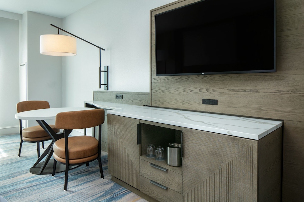 The Westin Sacramento Riverfront Hotel & Spa - photo 26