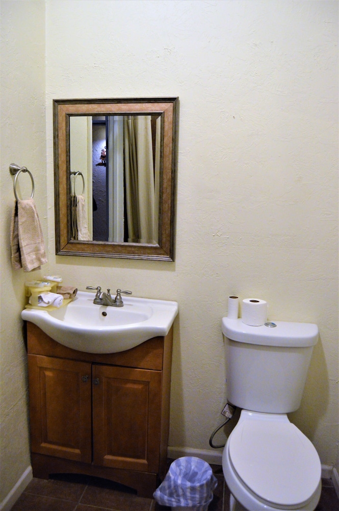 Holly Inn Suites - photo 37