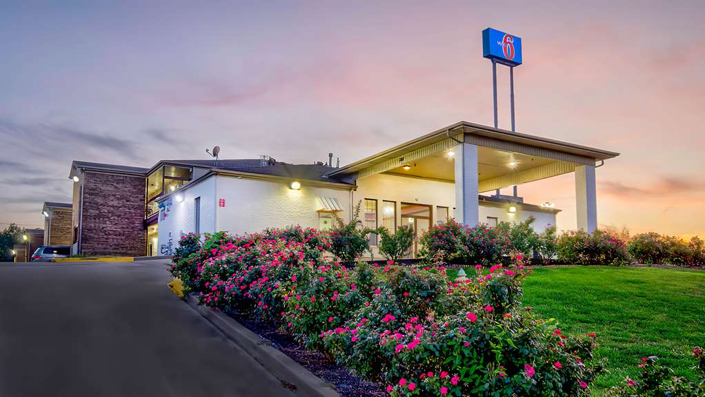 Motel 6 Grand Rivers KY - featured photo