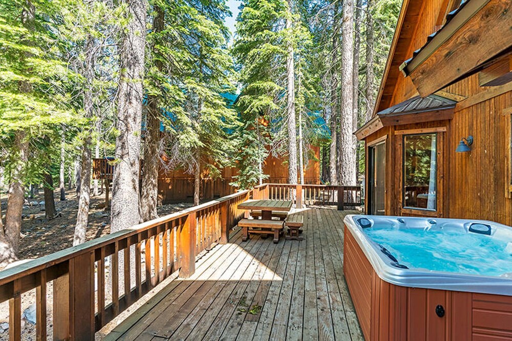 Alpenglow by Tahoe Mountain Properties in Truckee, United States