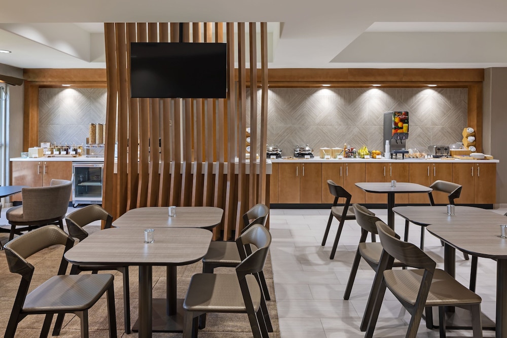 SpringHill Suites by Marriott Turlock - photo 32