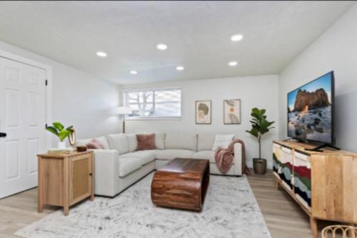 Modern Sugarhouse Condo Near Ski & Downtown — 4-Star Luxury Hotel in South Salt Lake, United States