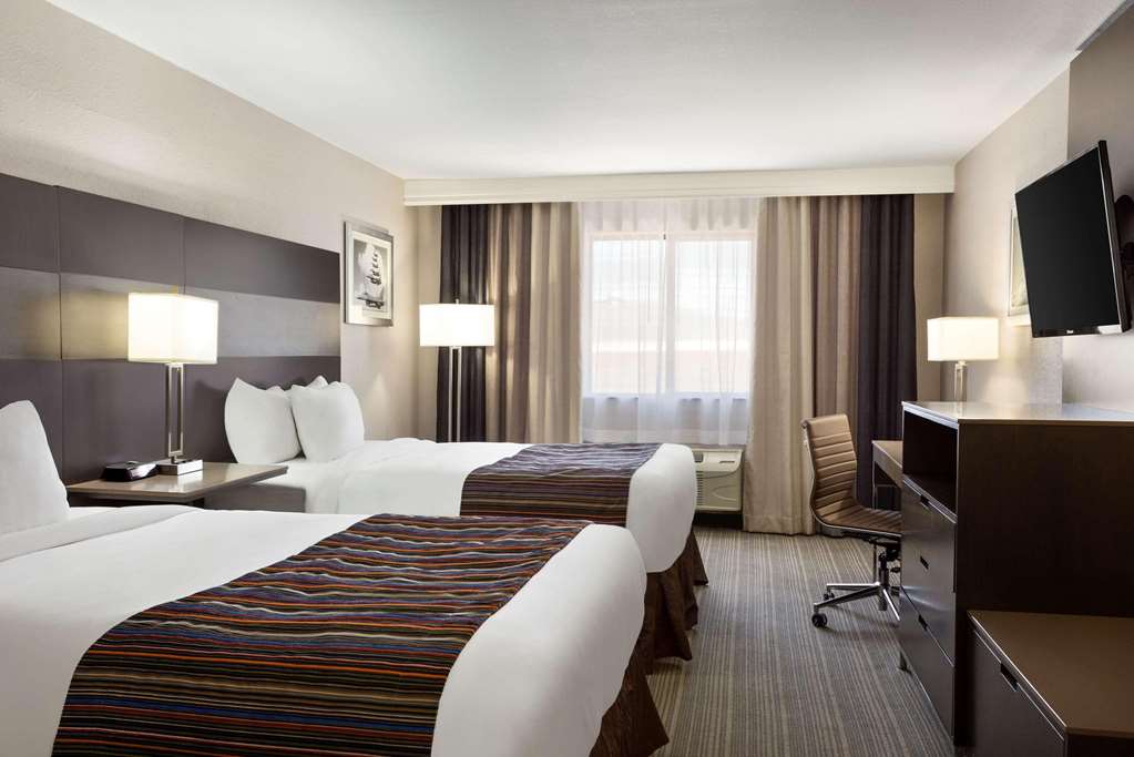 Country Inn & Suites by Radisson San Antonio Lackland AFB SeaWorld Area - photo 5
