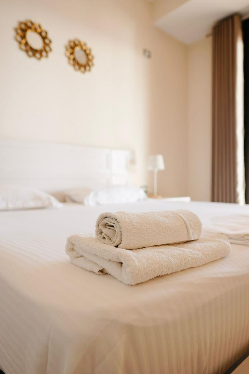 Luxury Penthouses B&e - carbon neutral hotel in Sarande