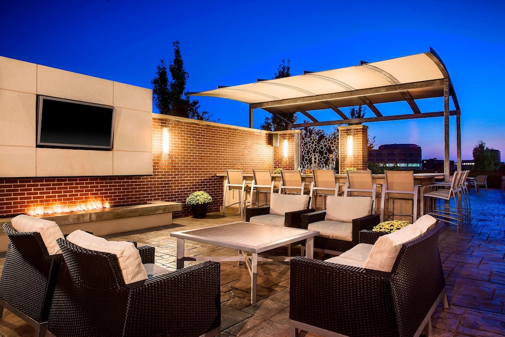 Sheraton Overland Park Hotel at the Convention Center - featured photo