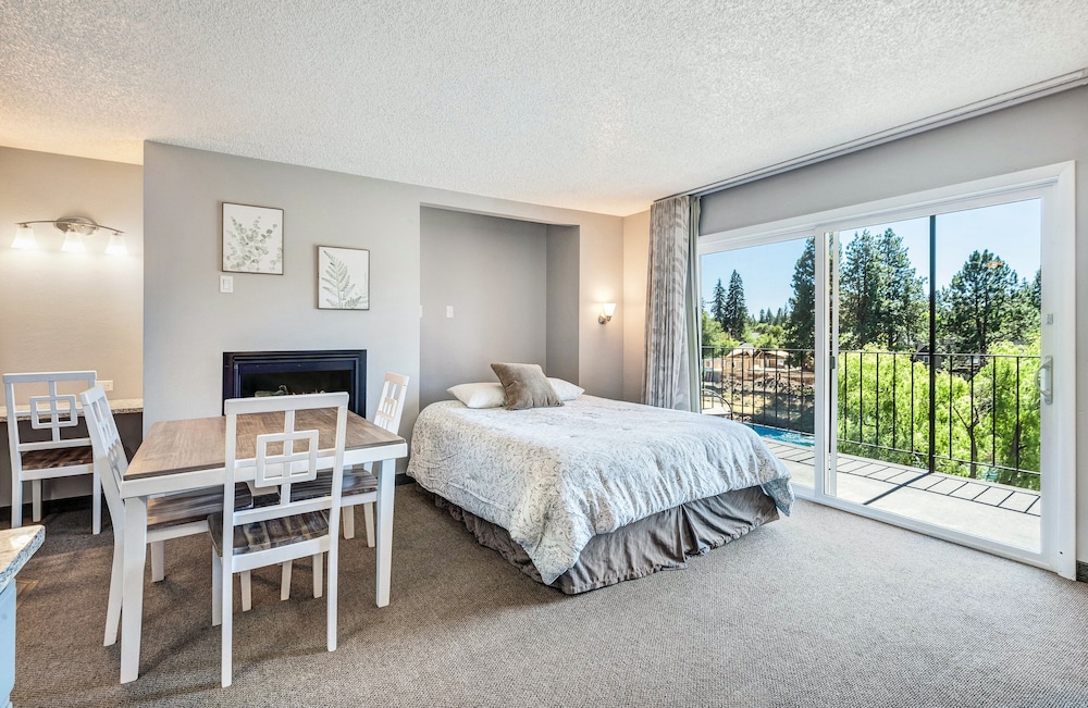 Bend Riverside Inn & Suites - photo 32