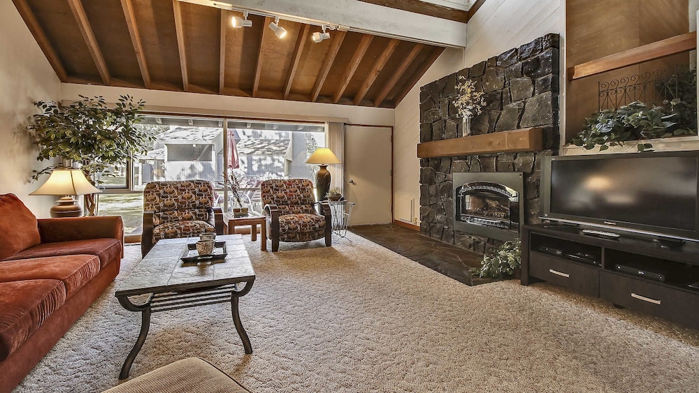 Meadow House 22 — 4-Star Luxury Hotel in Bend, United States