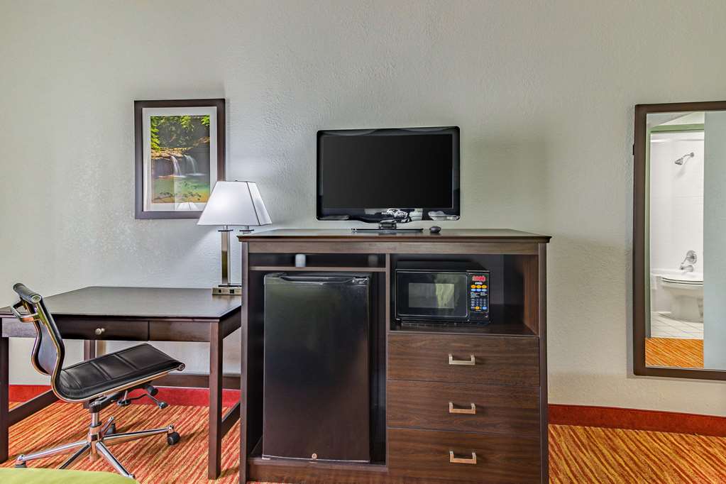 Quality Inn Goodlettsville - photo 18