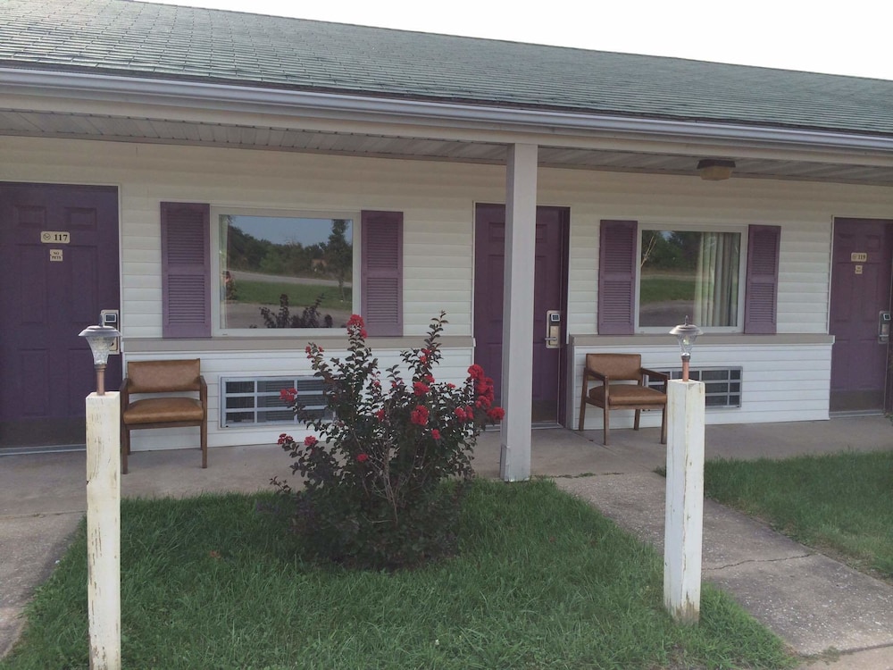 Super 7 Motel Sedalia - photo 38
