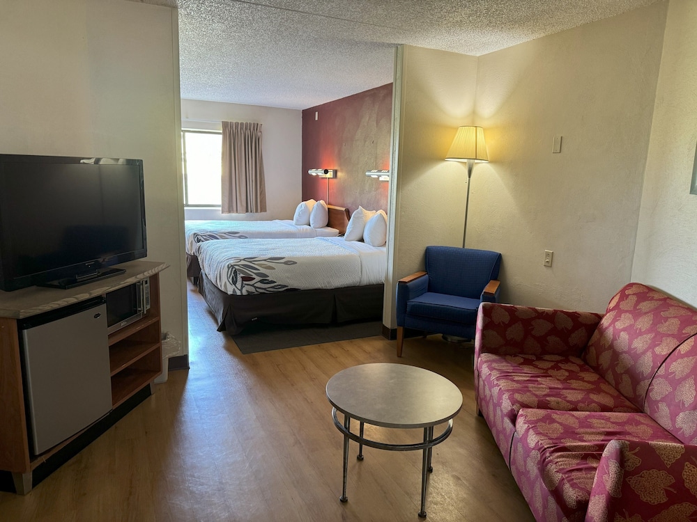 Red Roof Inn and Suites Cleveland Elyria - photo 28