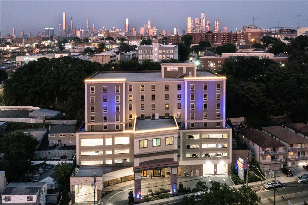 Best Western Premier NYC Gateway Hotel in North Bergen, United States