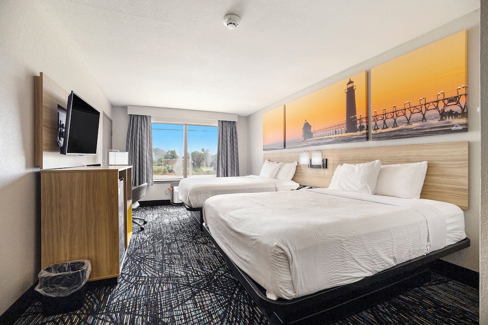 Days Inn & Suites by Wyndham Muskegon - photo 10