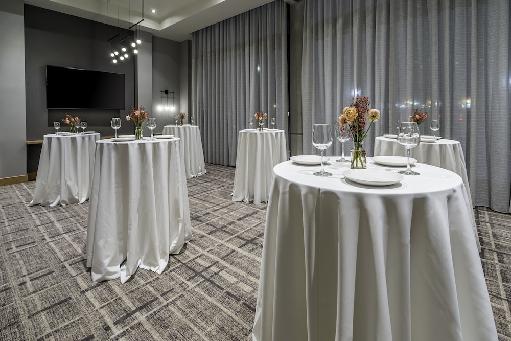 The Fort Sutter Sacramento Tapestry Collection by Hilton - photo 35