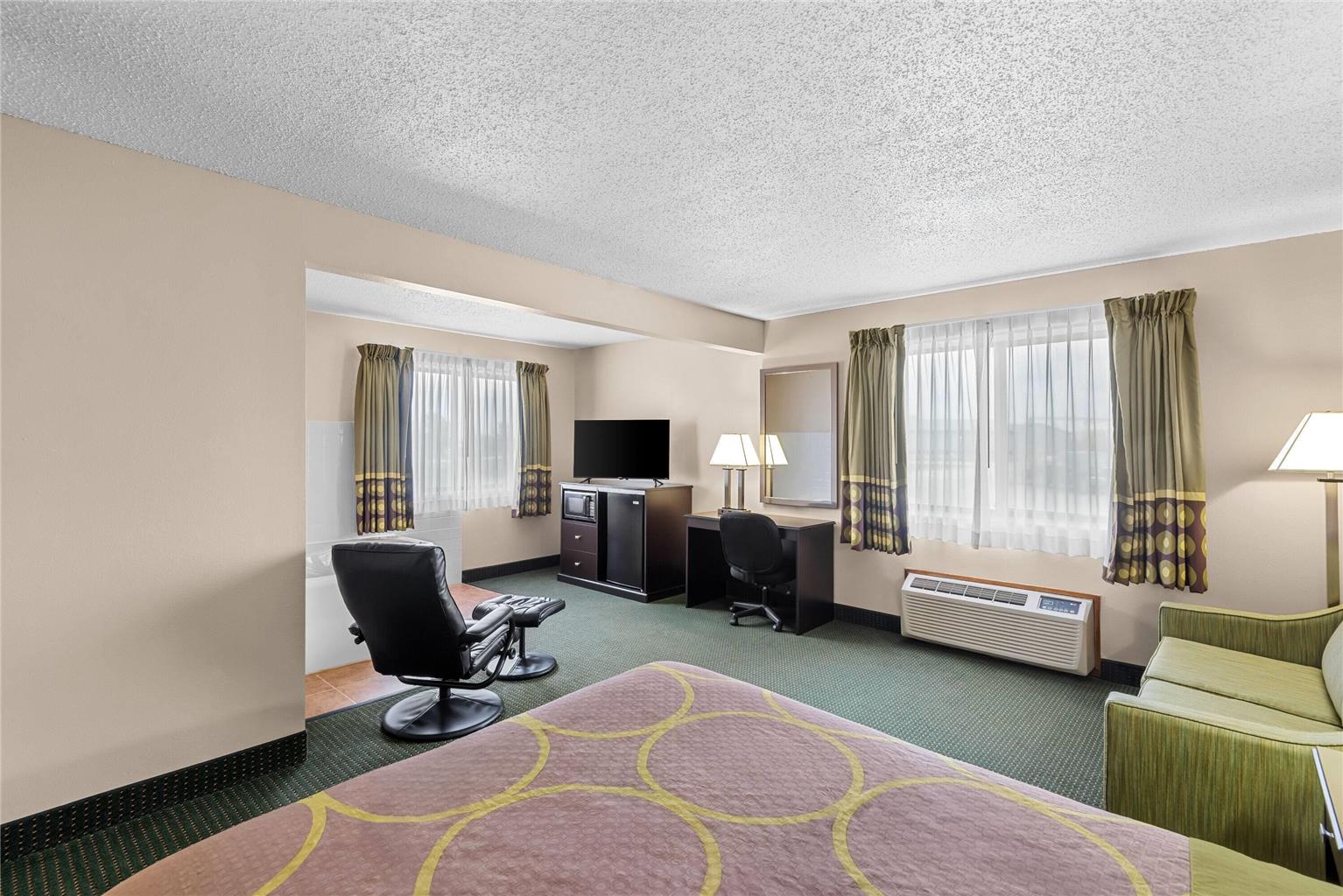 Super 8 by Wyndham Jefferson - photo 24