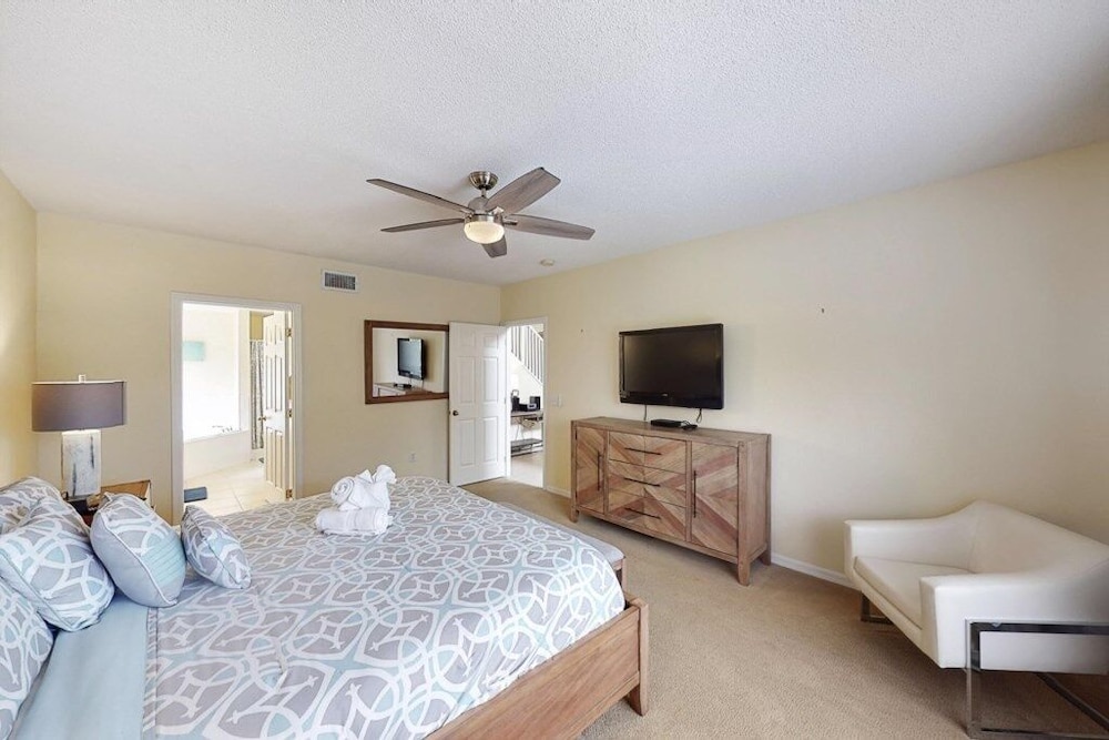 William's Lake Berkley Resort Vacation Home 5 Bedroom Home by Redawning - photo 3
