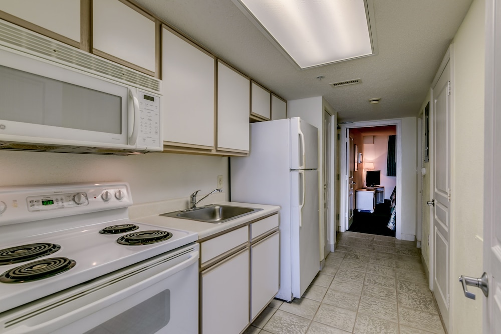 Watch Resort by Condo World - photo 11