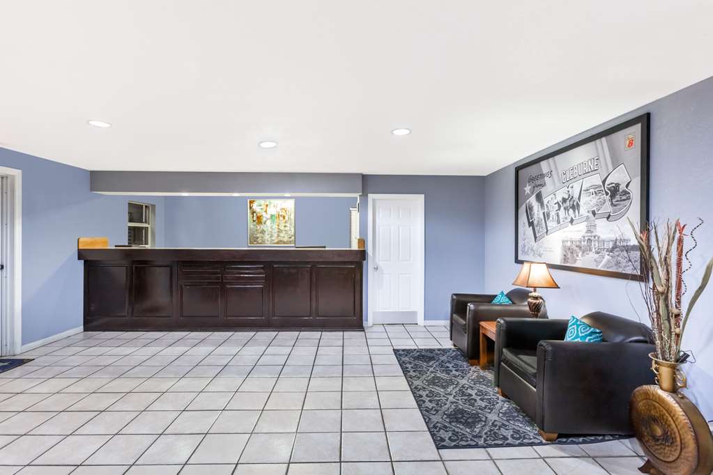 Super 8 by Wyndham Cleburne - photo 3